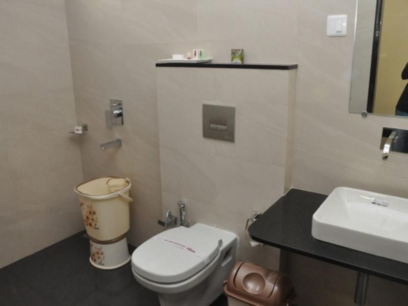 Townhouse Oak Hotel The Sudesh Raipur  Exterior photo